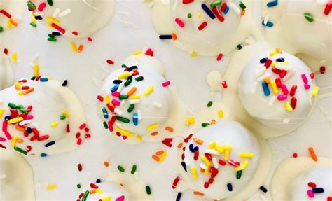 Not sure what to buy? GTPulse: Holiday Desserts Made Easy at Slabtown Cookie Co. - 9 & 10 News