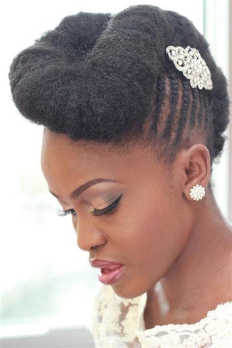 This short bridal veil won't a classy straight short hair wedding hairstyle for black brides is both timeless and stylish. 15 Awesome Wedding Hairstyles for Black Women - Pretty Designs