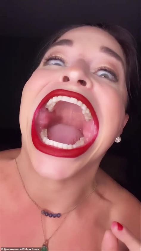 Woman Whose Mouth Opens Inches Becomes Guinness World Record Holder Daily Mail Online