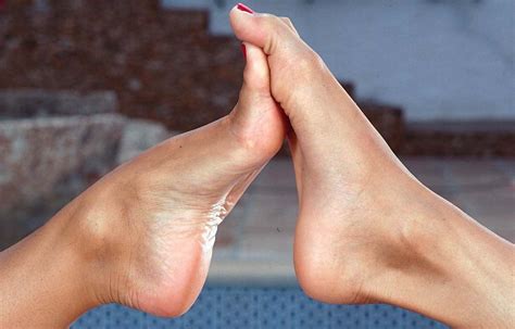Ava Lustras Feet