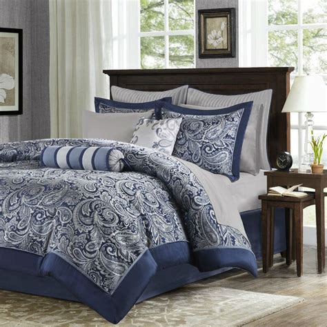 Queen Size 12 Piece Reversible Cotton Comforter Set In Navy Blue And White