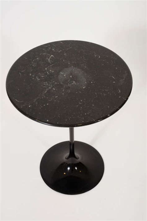 Small Round Black Marble Side Table By Eero Saarinen For Knoll At