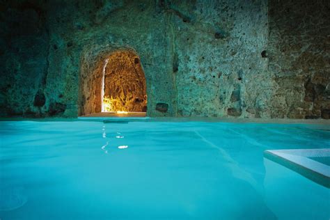Domus Civita Cave Pool Civita Di Bagnoregio Italy In