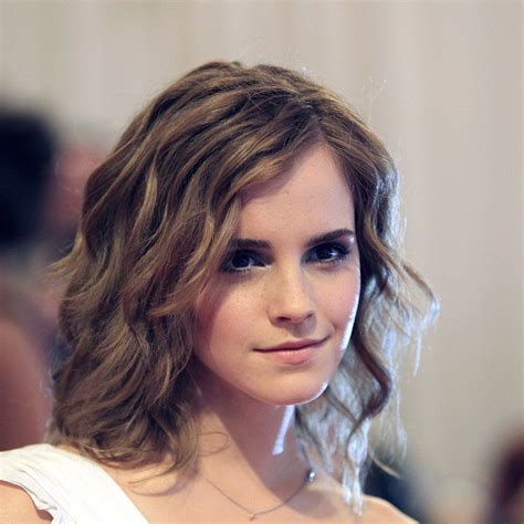 Emma Watson Face Actress Celebrity Ipad Wallpapers Free Download