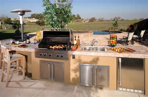Secrets To Design The Ultimate Outdoor Kitchen