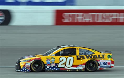 The south point 400 weekend will feature the nascar cup series, nascar xfinity series, and nascar camping world truck series all racing on dirt for the first time. STP 500 2016: Matt Kenseth passes Kyle Busch (Video)