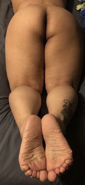 Latina Ass And Wide Meaty Soles 9 Pics Xhamster