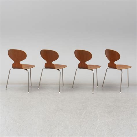 Set Of 4 Vintage Chairs Ant By Arne Jacobsen Design Market