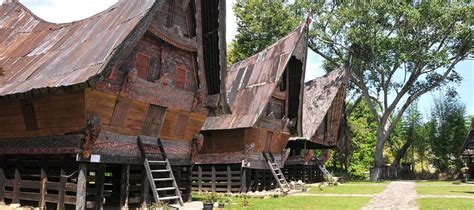 Tomok And Simanindo The Traditional Batak Villages In Lake Toba
