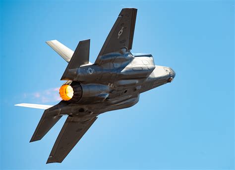 2019 melbourne air and space air showmelbourne, florida. USAF Announces New F-35A Aerobatic Display for 2019 Airshow Season - The Aviationist