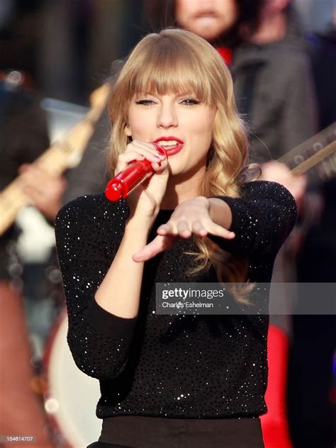 Singer Taylor Swift Performs On Abcs Good Morning America At Abc