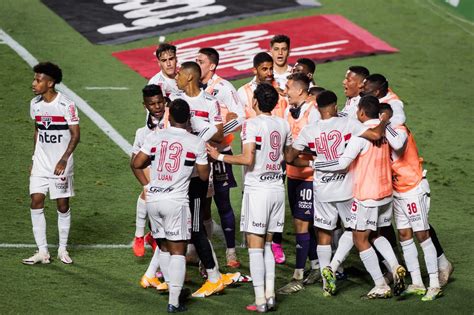 Braz desabafa sobre trabalho no flamengo e faz agradecimento especial. Dia de Guerra! São Paulo e Flamengo fazem primeiro duelo pelas quartas da Copa do Brasil | SPFC ...
