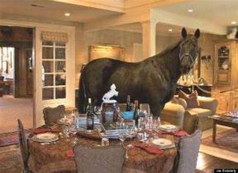 Book direct with the owner and pay no commission. Horse Wanders Through Living Room In Listing Photo For $6 ...