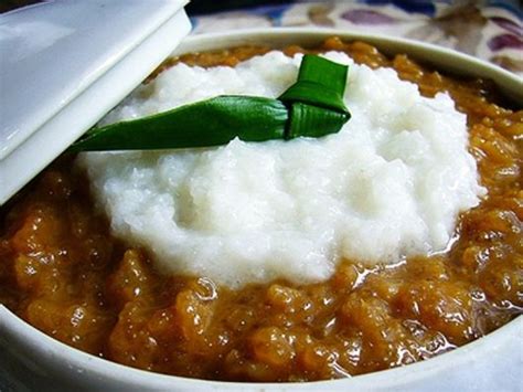 Bubur merah bubur putih ni dibuat daripada beras pulut dan santan yang diolah menjadi satu manisan. Bubur putih bubur merah | Recipes, Food, Indonesian food