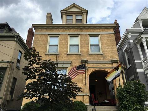 Third Floor Apt In Historic Home Apartments For Rent In Cincinnati