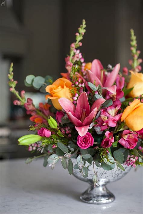 It's often a day when families come together and serenata flowers offer an array of mother's day flower arrangements, many of which contain the above blooms. Mother's Day Flower Arrangements 04 - GooDSGN
