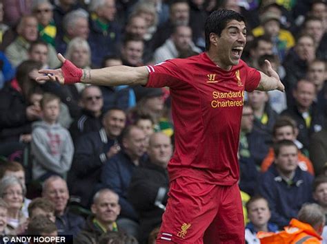 وصرح سواريز أثناء تسلمه جائزة الحذاء الذهبي خوض أول مباراة في سانتياغو برنابيو سيكون أمرا رائعا. لويس سواريز يحتفل مع زوجته بلقب الأفضل في إنجلترا 2014 ...