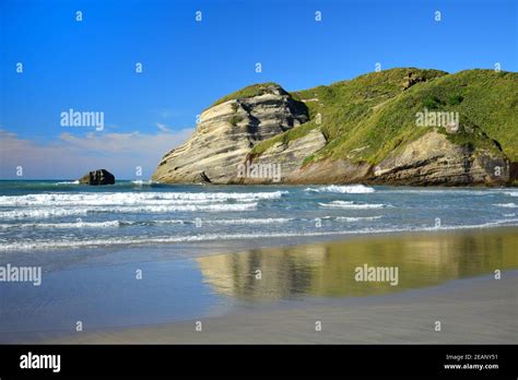Beautiful New Zealand Landscape At Wharariki Beach Stock Photo Alamy