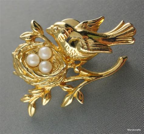 Brooch Song Bird In Nest Pearl Eggs Figural Lapel Pin