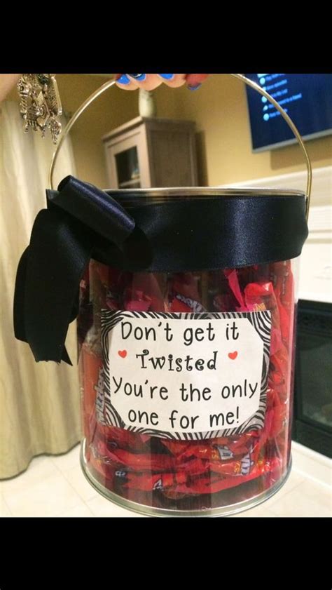 Here's some great guy gifts for him that are romantic and sweet to tell your man you love him. 25 DIY Valentine Gifts For Boyfriend To Show How Much You ...
