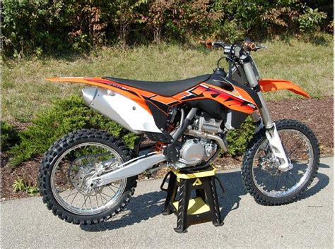 New lower triple clamp to accommodate sx style fender. 2014 KTM 250 SX-F for sale on 2040-motos