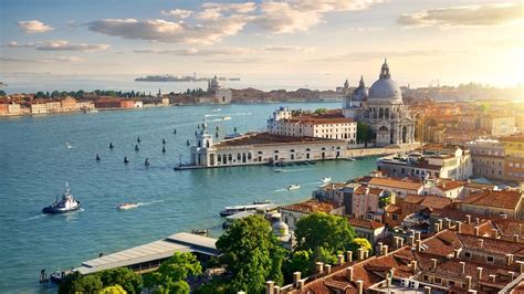 Venice：the Floating City Awash With Arts Culture And History