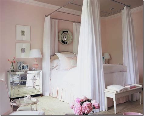 Choose a color palette that you love, but make sure you won't get sick of it easily. Tailored Habitat: Beautiful bedrooms for tween/teen girls