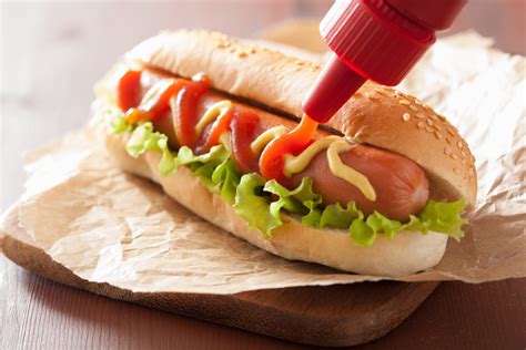 Tepung roti mudah dibeli di pasaran dalam berbagai macam kemasan. Langkah Dan Cara Membuat Roti Untuk Hotdog Paling Praktis