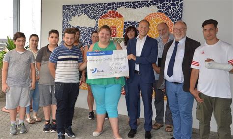 Ob zur altersvorsorge, einem girokonto. Tausend Euro für Tagesgruppe: BB Bank spendet an das ...