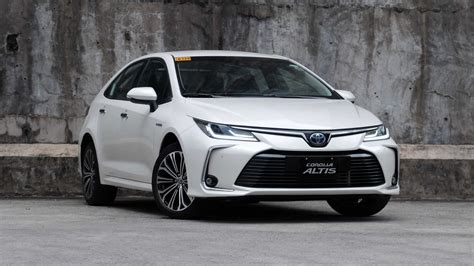 Toyota motor philippines (tmp) launched the 2020 version back in august of 2019, with the introduction of the aforementioned hybrid the 2020 version also marks the start of the vehicle's twelfth generation. Review: 2020 Toyota Corolla Altis 1.8 Hybrid | CarGuide.PH ...