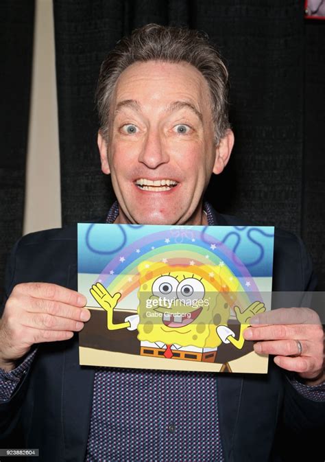 News Photo Voice Actor Tom Kenny Holds Up A Photo Of Tom Kenny