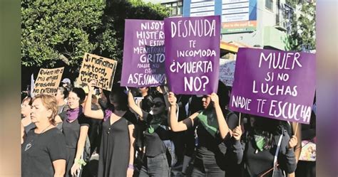 inicia la marcha del 8 de marzo del Ángel de la independencia al zócalo tribuna