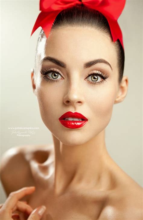 How To Wear A Classic Red Lip Make Up Pin Up Makeup