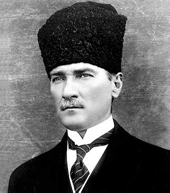 Biografia de Mustafá Kemal Atatürk