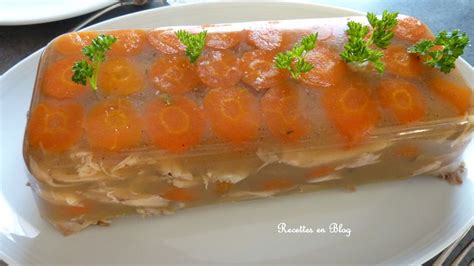 TERRINE DE LAPIN EN GELÉE ET PETITS PÂTES DE LAPIN AUX NOISETTES
