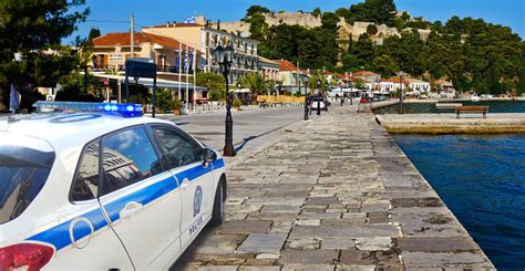 ΒΟΝΙΤΣΑ: Πρώτα τα “έβαλε” με τη γυναίκα και μετά με τους αστυνομικούς