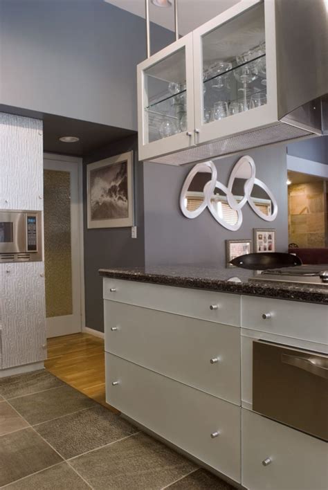 Browse everything about it right here. Contemporary styled kitchen. Hanging cabinet. Stainless ...