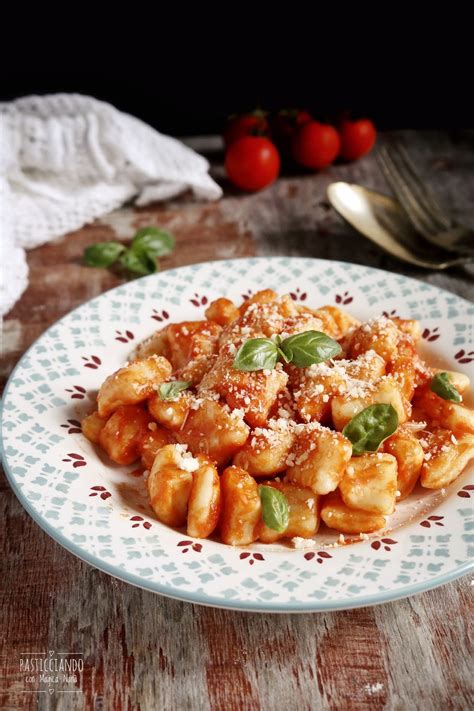 Maybe you would like to learn more about one of these? Gnocchi di patate al pomodoro e basilico, ricetta della ...