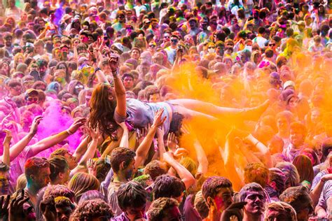 8 Reasons Why Holi Reloaded 2017 Is The Party This Holi In Mumbai