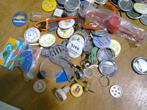 Pin Back Buttons And Misc Items Schmalz Auctions