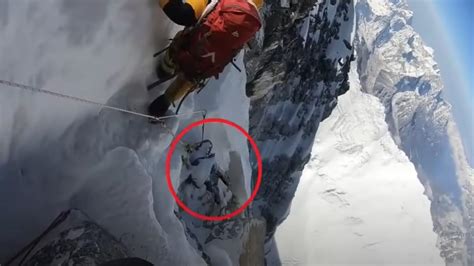 Graphic Warning Death On Mt Everest Video