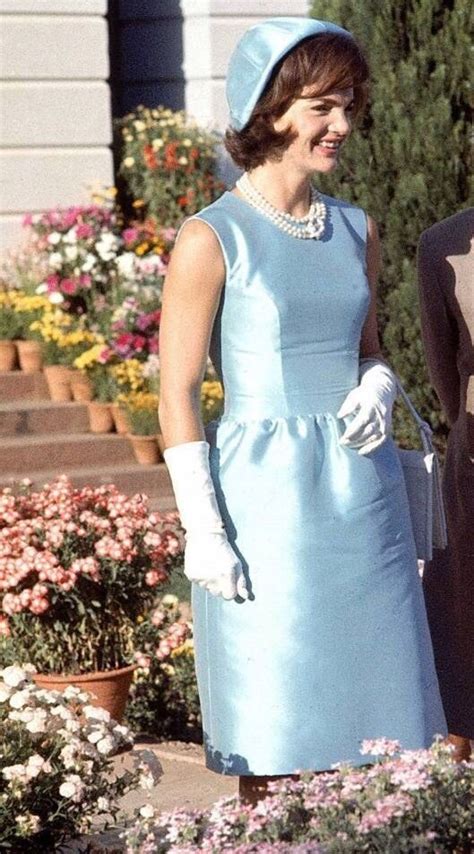 first lady jackie kennedy visits new delhi india on march 13 1962 jackie is wearing an ice