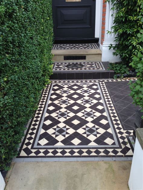 Tile The Front Stairs And Porch With Geometric Pattern Done As Runner