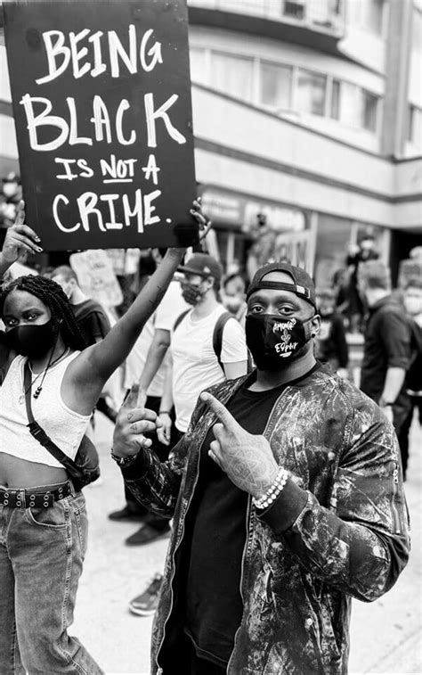 While the victim was born in montreal, he lived most recently near monsey, n.y. Le yoga contre le racisme - Le Cahier