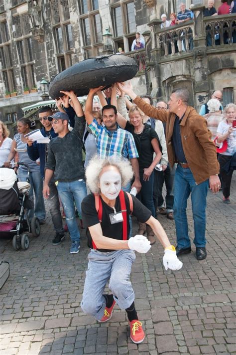 aachen de Über Menschen im Aachener Krönungssaal