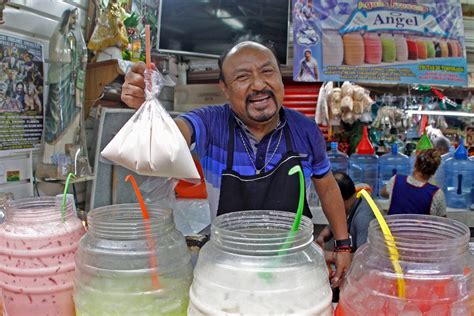 Mercado Zapata En Puebla Sigue Con Tradici N De Agua En Bolsa Grupo