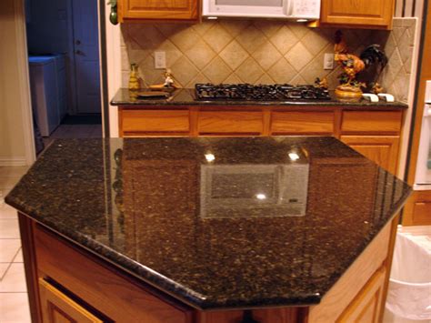 I was hoping some of you have pics of uba tuba granite with your white cabinets. The Difference in Peacock Granite and Uba Tuba ...