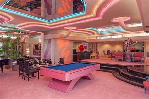 Outrageous Interior Design And Home Decor Of The 80s Luno 80s
