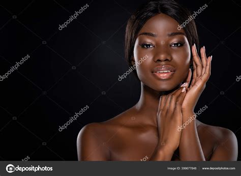 Africaine Am Ricaine Nue Femme Avec Les Mains Pr S Visage Regardant Image Libre De Droit Par
