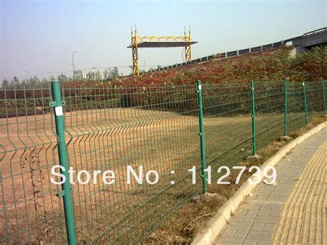 3 Bending Wire Mesh Fence Easy To Unstall Flexibility 40mm Post